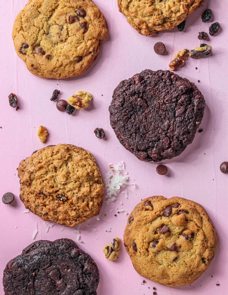Cookies with golden raisins